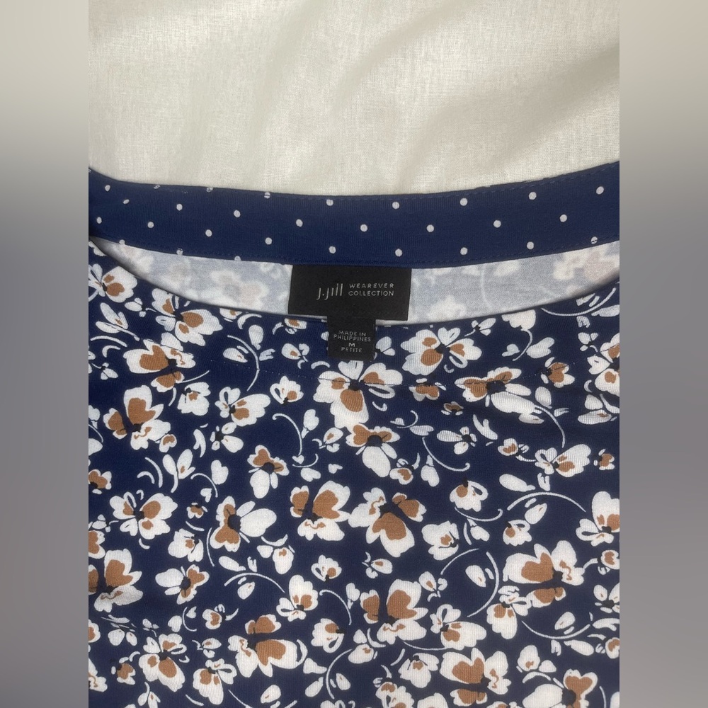 J. Jill Floral Top - Navy and White - Size M Petite - Picture 3 of 5